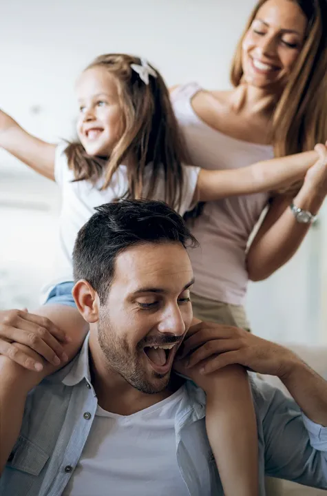 2.Inmunoferon_TRIPLE IMAGE_Familia_713x1080